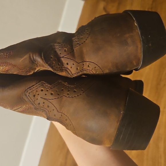 Justin Cowboy Boots - Picture 7 of 9